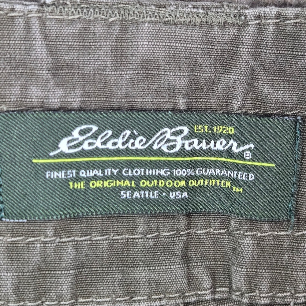 Eddie Bauer Womens 18 Olive Green Ripstop Cotton Cargo Shorts Lot of 2 - Picture 8 of 10